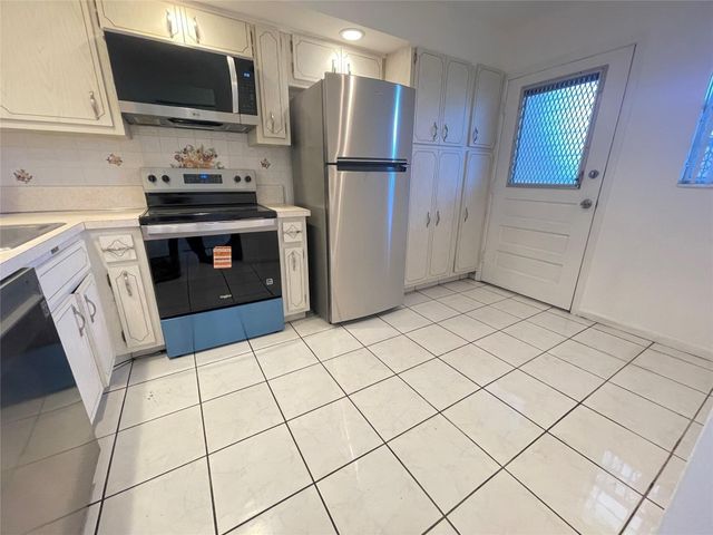 2900 NW 47th Terrace 209A, Lauderdale Lakes, FL 33313