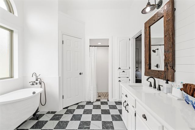 311 Neely Road, Hewitt, TX 76643