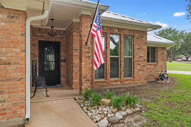 311 Neely Road, Hewitt, TX 76643