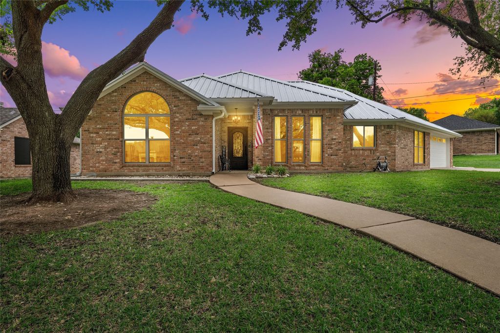 311 Neely Road, Hewitt, TX 76643