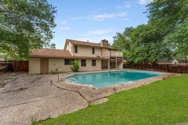 8326 Delphian Dr, Universal City, TX 78148