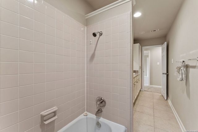 8326 Delphian Dr, Universal City, TX 78148