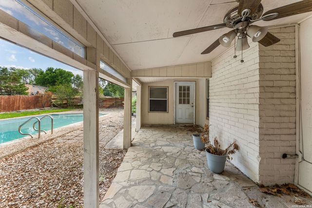 8326 Delphian Dr, Universal City, TX 78148