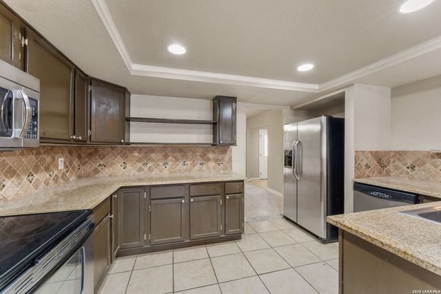 8326 Delphian Dr, Universal City, TX 78148