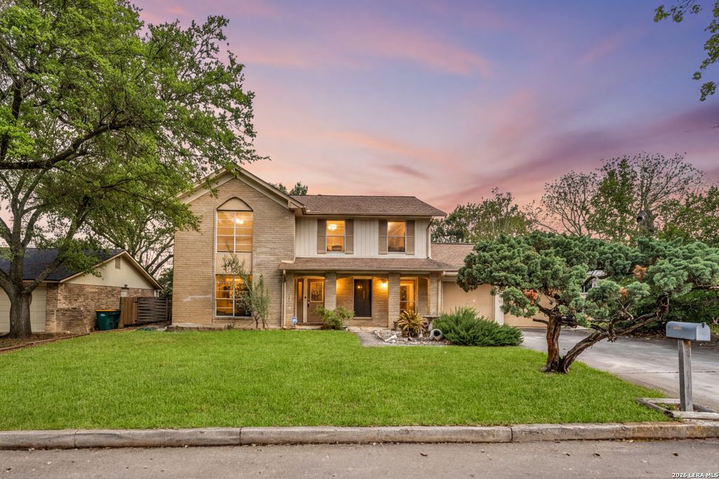 8326 Delphian Dr, Universal City, TX 78148