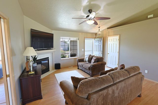 619 E Tara Lee Ave, Medical Lake, WA 99022