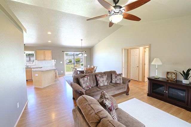 619 E Tara Lee Ave, Medical Lake, WA 99022