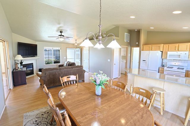 619 E Tara Lee Ave, Medical Lake, WA 99022