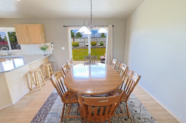 619 E Tara Lee Ave, Medical Lake, WA 99022