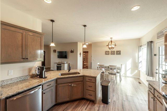 202 Hollow Tree Cir, Castalian Springs, TN 37031