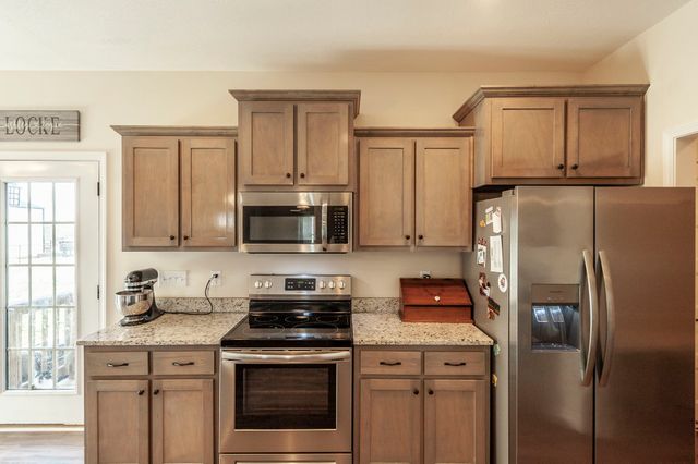 202 Hollow Tree Cir, Castalian Springs, TN 37031