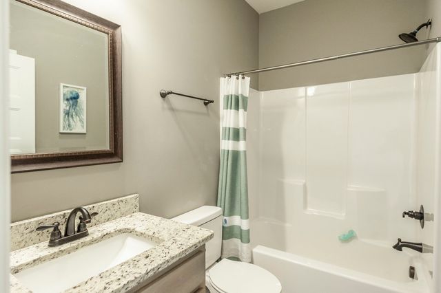 202 Hollow Tree Cir, Castalian Springs, TN 37031