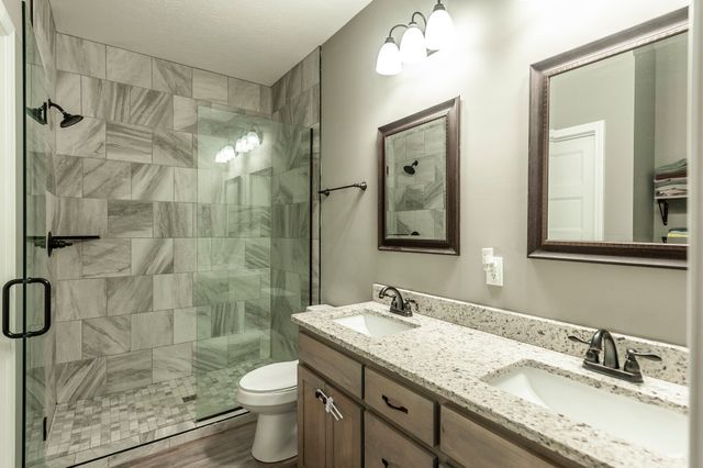 202 Hollow Tree Cir, Castalian Springs, TN 37031