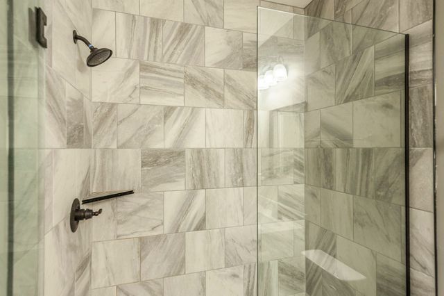 202 Hollow Tree Cir, Castalian Springs, TN 37031