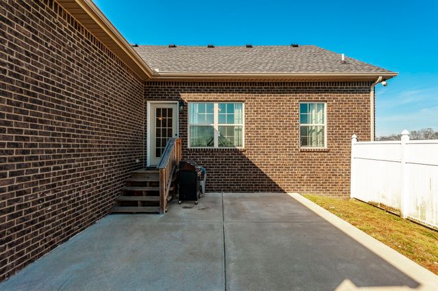 202 Hollow Tree Cir, Castalian Springs, TN 37031