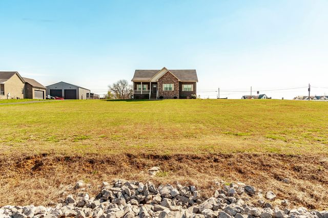 202 Hollow Tree Cir, Castalian Springs, TN 37031
