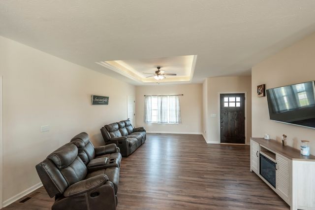 202 Hollow Tree Cir, Castalian Springs, TN 37031