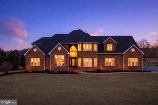 240 GLENDOBBIN RD, Winchester, VA 22603