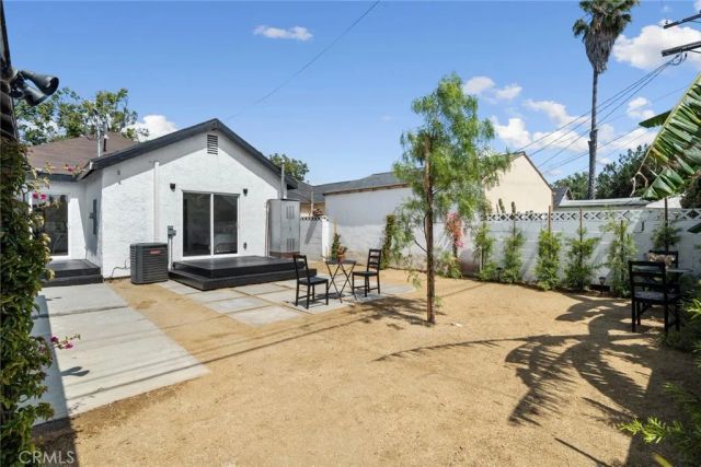 5750 5th Avenue, Los Angeles, CA 90043
