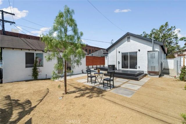5750 5th Avenue, Los Angeles, CA 90043