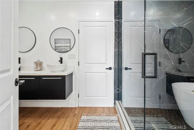 5750 5th Avenue, Los Angeles, CA 90043