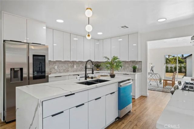 5750 5th Avenue, Los Angeles, CA 90043