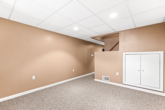 104 Arkansas Rd, Tewksbury, MA 01876