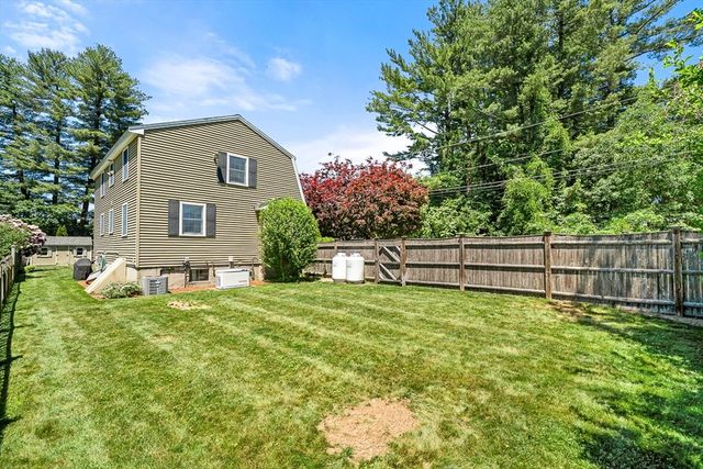 104 Arkansas Rd, Tewksbury, MA 01876