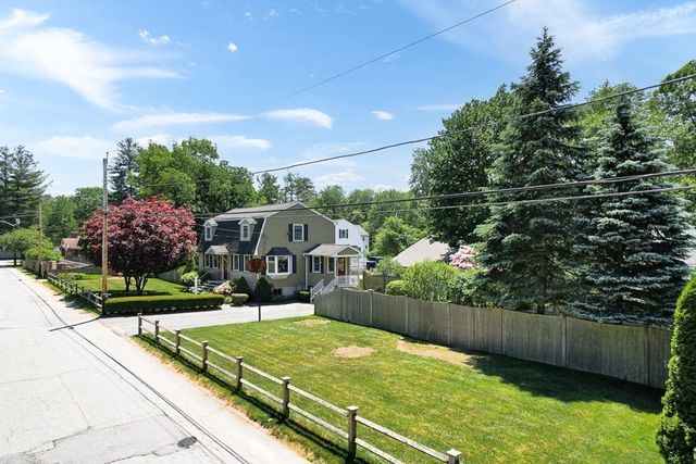 104 Arkansas Rd, Tewksbury, MA 01876