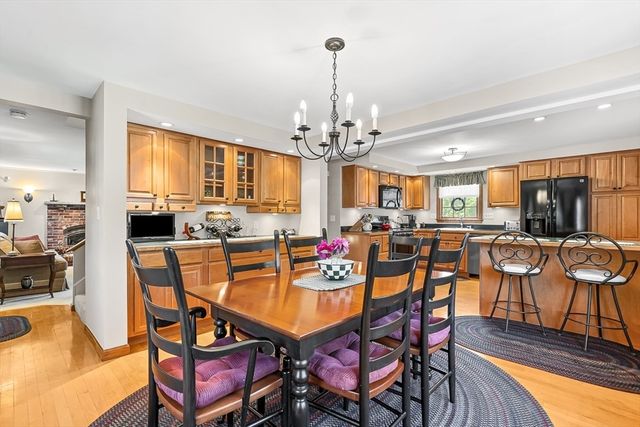 104 Arkansas Rd, Tewksbury, MA 01876