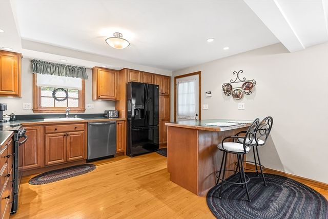 104 Arkansas Rd, Tewksbury, MA 01876
