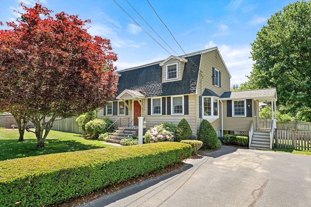 104 Arkansas Rd, Tewksbury, MA 01876