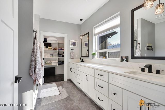 4500 N Baloo Drive, Wasilla, AK 99654