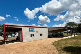 7210 Goehring Road, Ledbetter, TX 78946