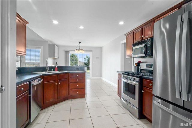 2744 Reinford Drive, Newburgh, IN 47630