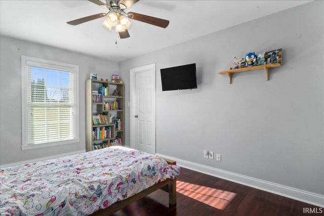 2744 Reinford Drive, Newburgh, IN 47630