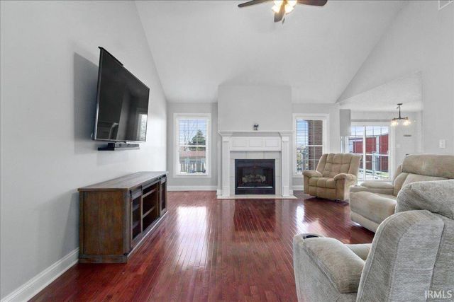 2744 Reinford Drive, Newburgh, IN 47630