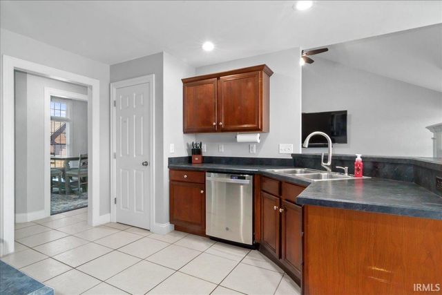 2744 Reinford Drive, Newburgh, IN 47630