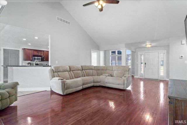 2744 Reinford Drive, Newburgh, IN 47630