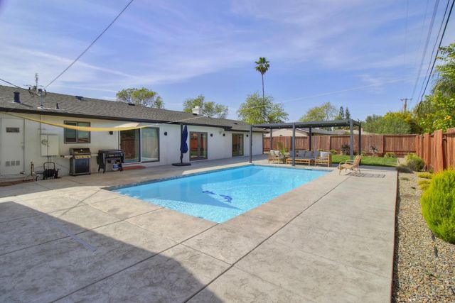 5250 Sonora Way, Carmichael, CA 95608