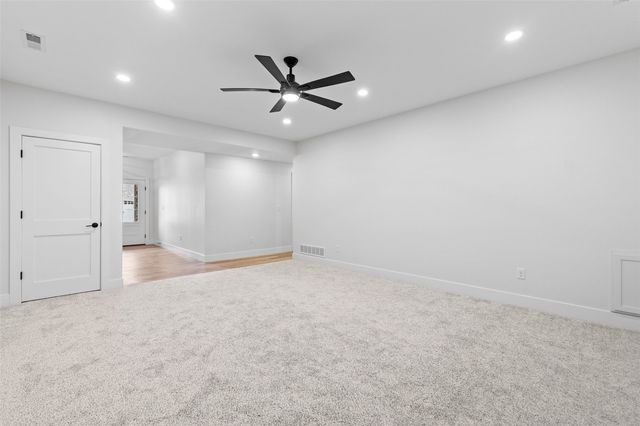 2883 Blue Sage Drive B, Coralville, IA 52241