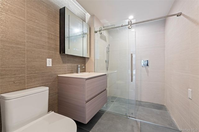 144-49 Northern Boulevard 225, Flushing, NY 11354