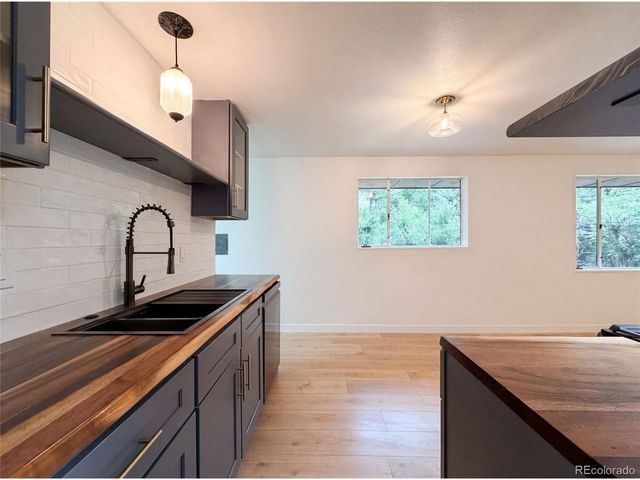 1950 Edgewood Dr, Boulder, CO 80304