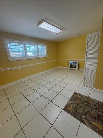 8605 SW 106th St B, Miami, FL 33156