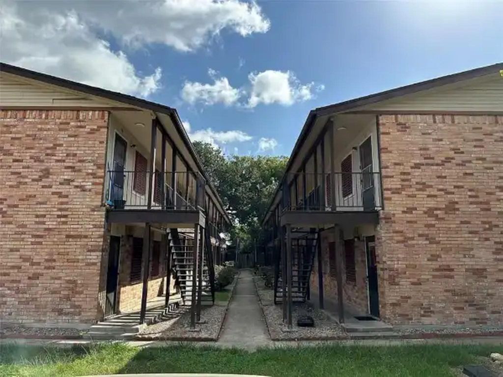 525 Laurel Street, La Marque, TX 77568
