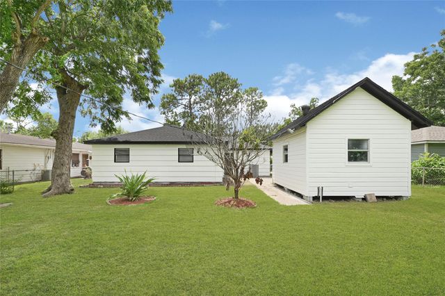 13915 Nitida Street, Houston, TX 77045