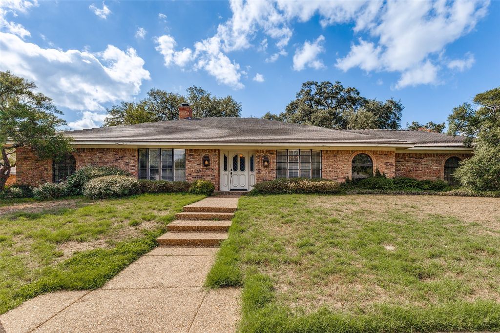 3716 Stoney Creek Road, Fort Worth, TX 76116 — exterior