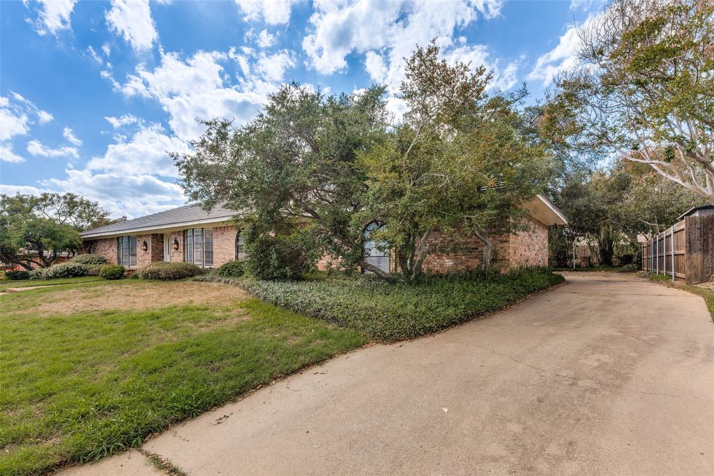 3716 Stoney Creek Road, Fort Worth, TX 76116 — photo 2