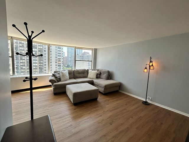 5757 N Sheridan Road 7D, Chicago, IL 60640