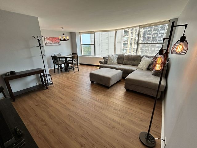 5757 N Sheridan Road 7D, Chicago, IL 60640